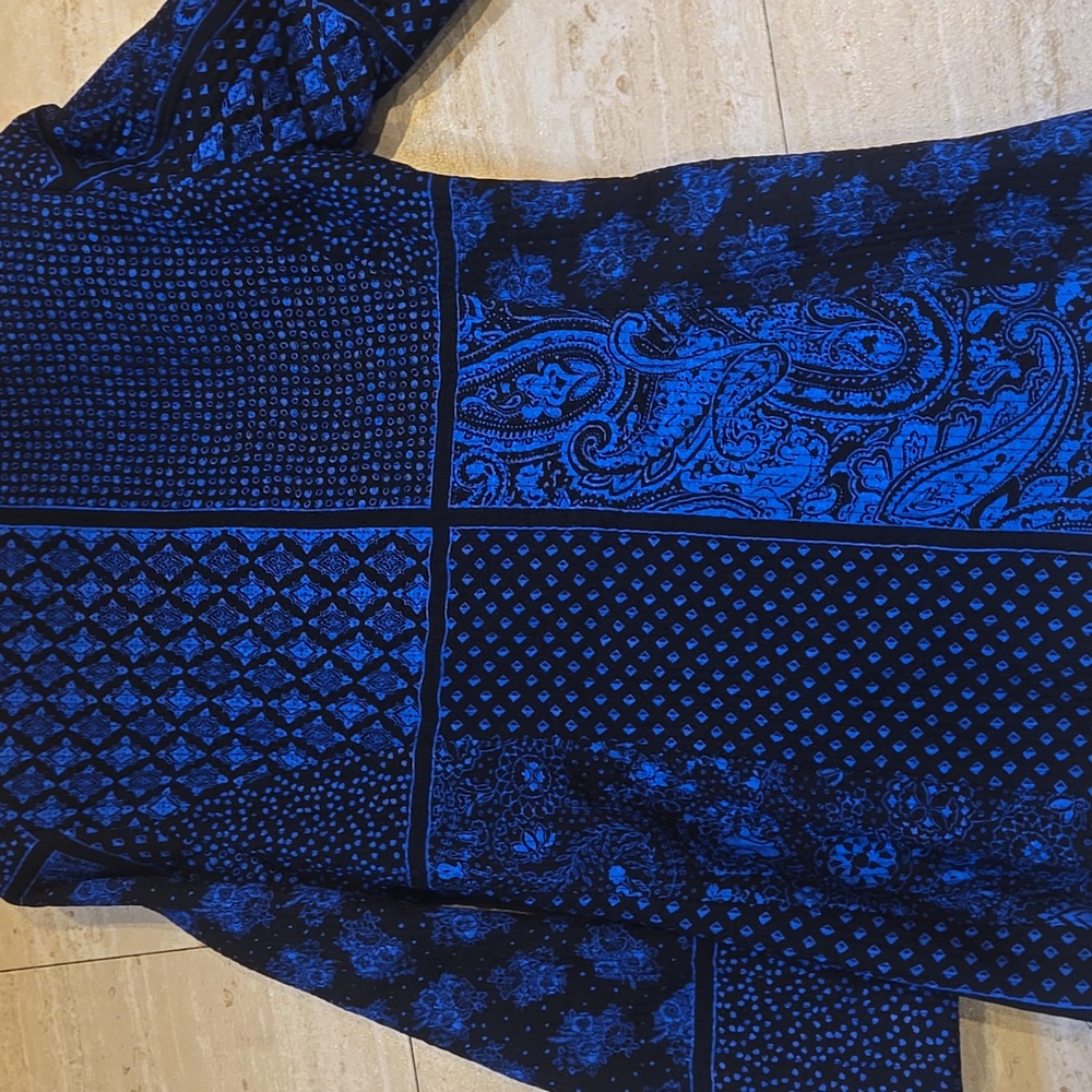 CARLISLE 100% Silk Classic Black/Blue Design Print Lightly Quilted Button Jacket - Picture 10 of 10
